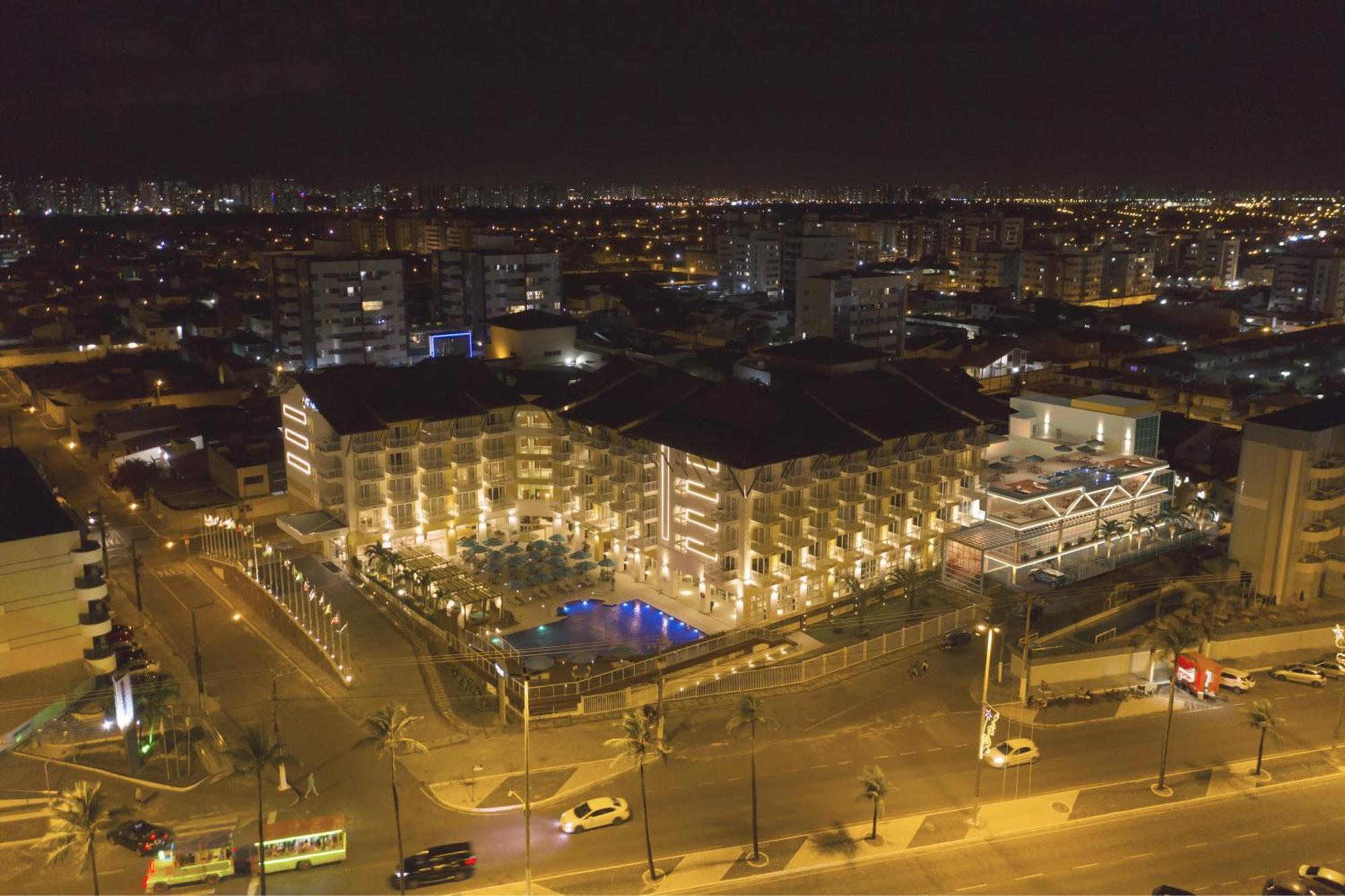 Vidam Hotel Aracaju - Transamerica Collection 外观 照片 The square at night